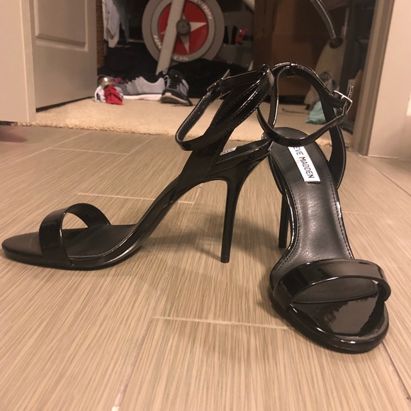 Steve Madden Black Sandals - Picture 5 of 8